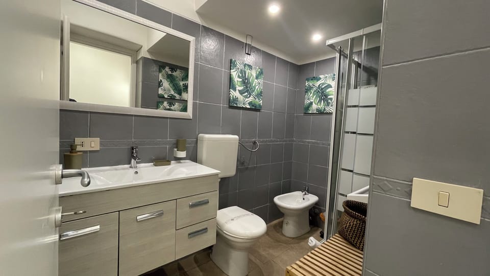 Comfort Double or Twin Room, Balcony | Bathroom