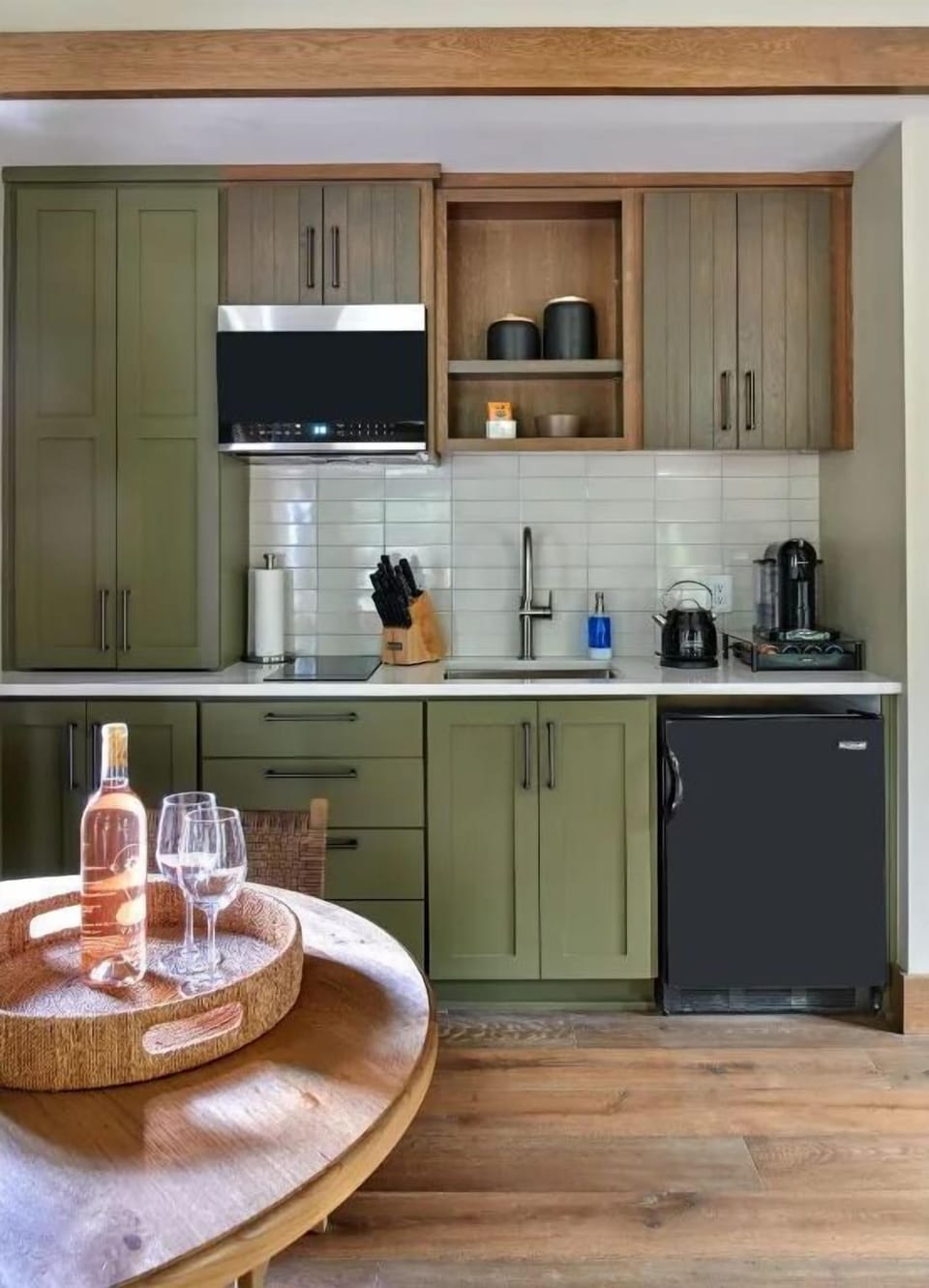 Fully equipped kitchenette – perfect for preparing meals during your stay.