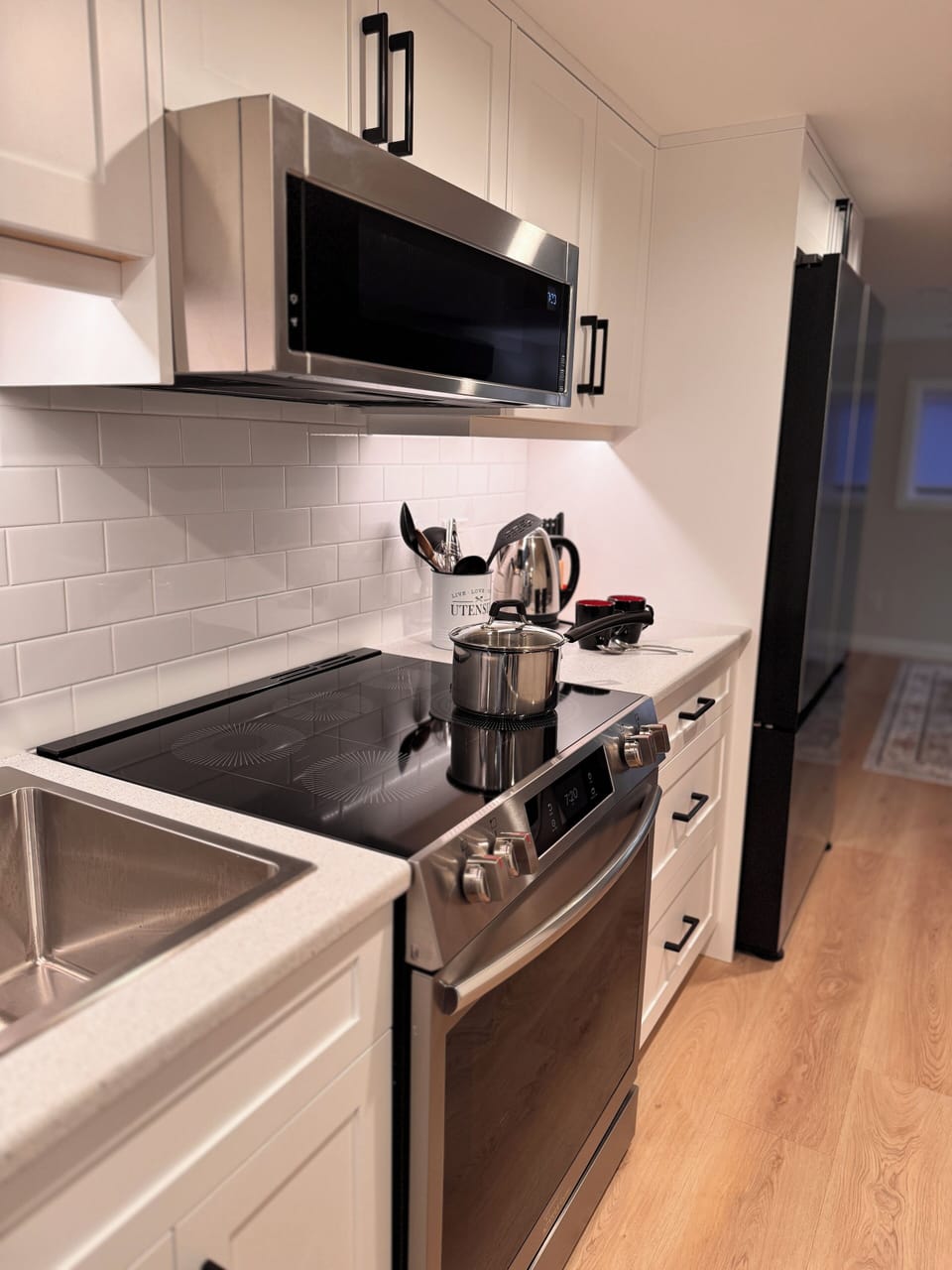 A cozy place to cook—air fryer, bake, roast & more at your fingertips.