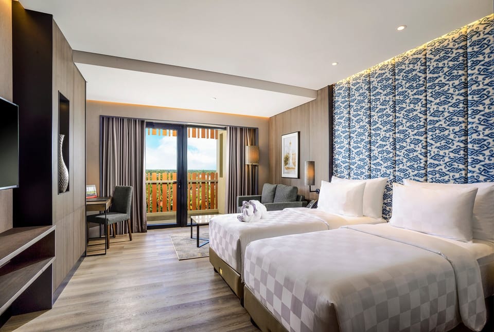 Deluxe Twin Room | In-room safe, desk, soundproofing, iron/ironing board