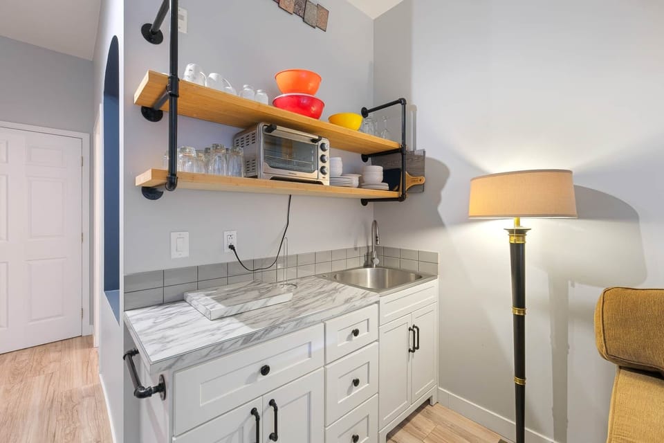 Unit 104B Kitchenette