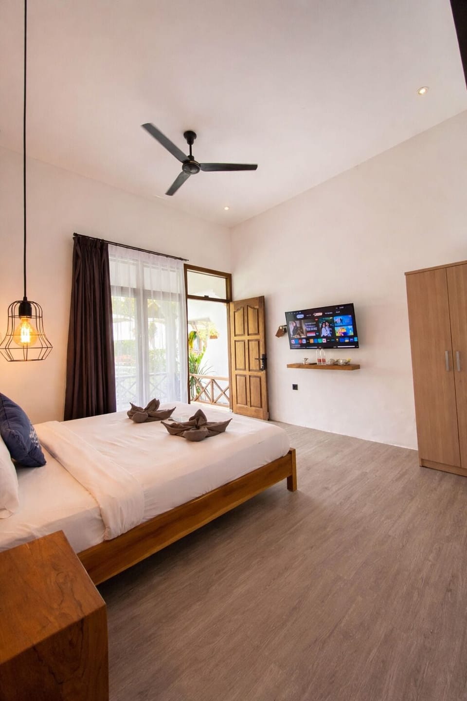 Superior Room | Select Comfort beds, desk, laptop workspace, free WiFi
