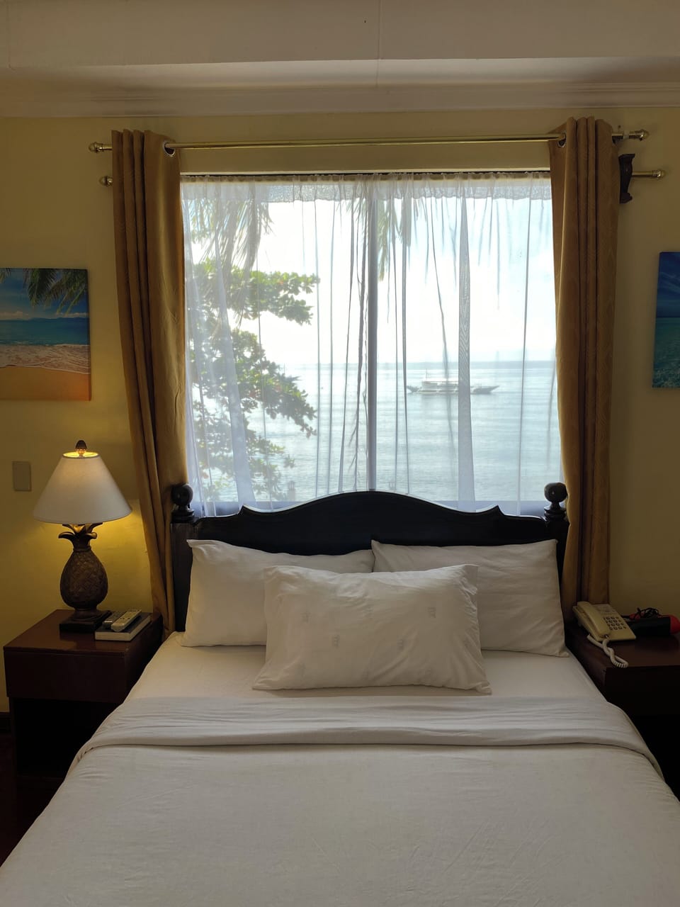 Deluxe Room, Sea View | Room amenity