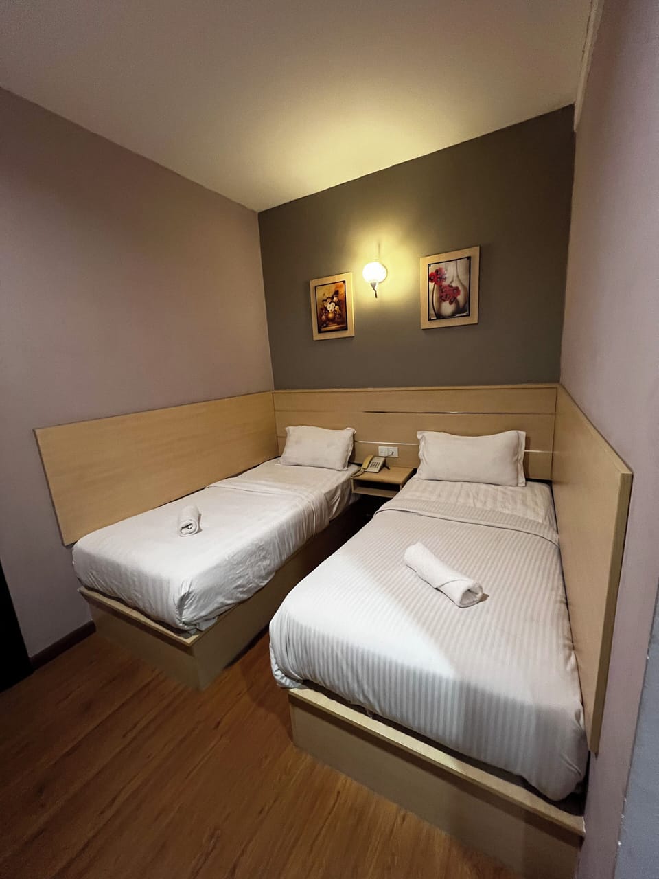Economy Twin Room | Desk, iron/ironing board (on request), WiFi (free)