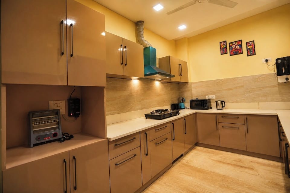 Luxury Apartment | Private kitchen | Coffee/tea maker, fridge, microwave, electric kettle