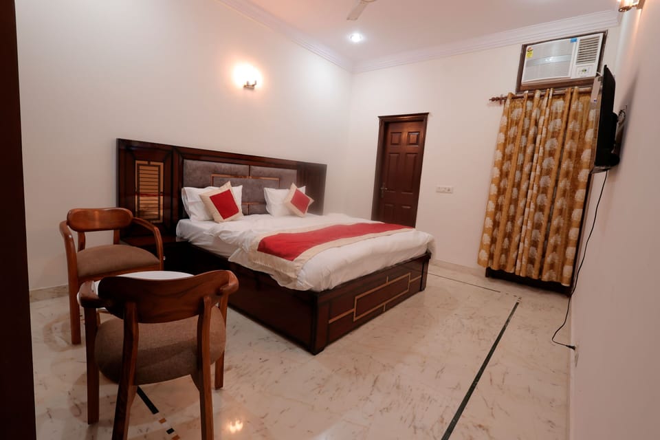 Room, 1 Bedroom, Accessible, Smoking | 1 bedroom