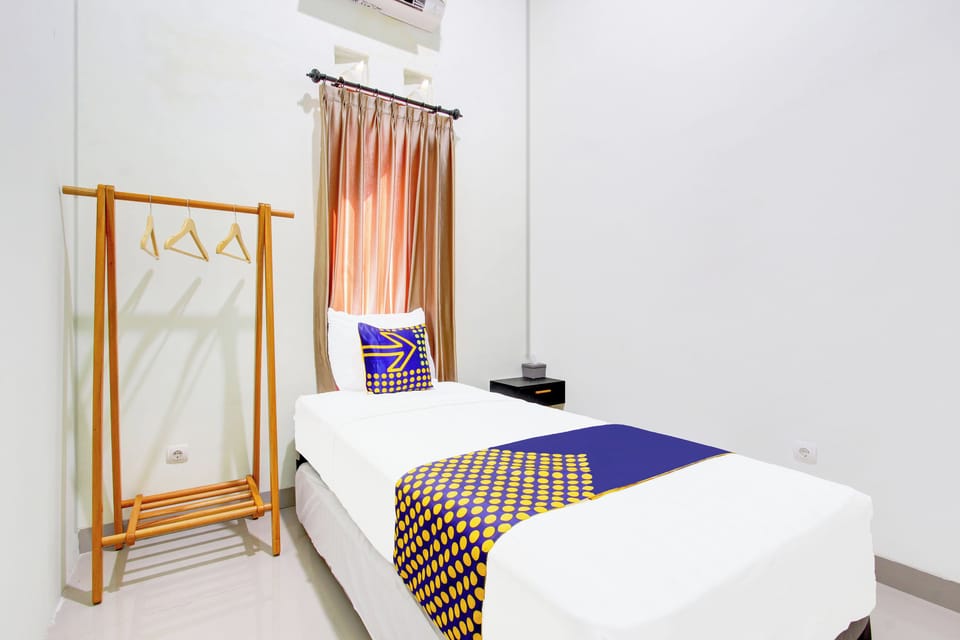Single Room | Desk, free WiFi, bed sheets