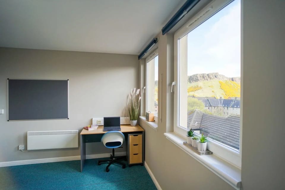 Single Room | Blackout drapes, free WiFi