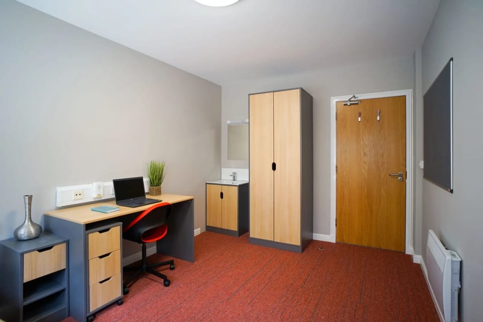 Single Room | Blackout drapes, free WiFi