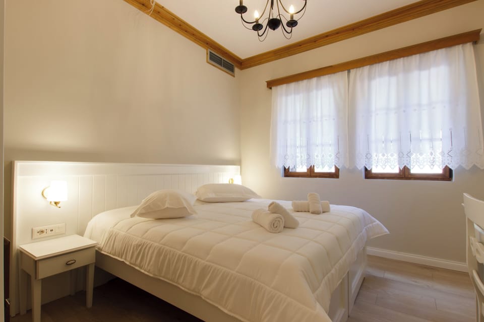 Minibar, desk, laptop workspace, soundproofing