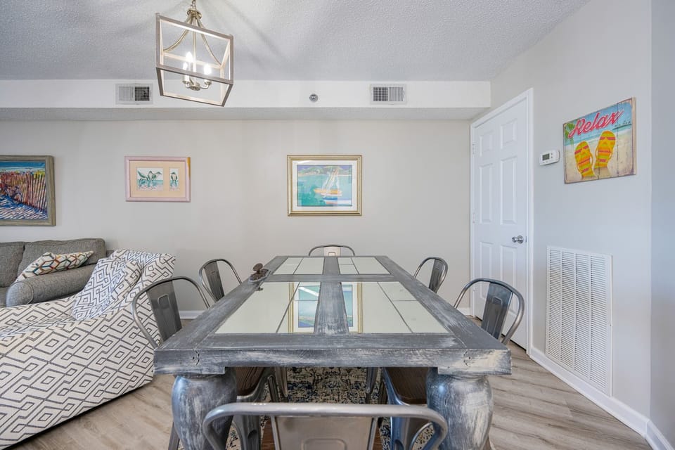 Condo, 2 Bedrooms | Dining