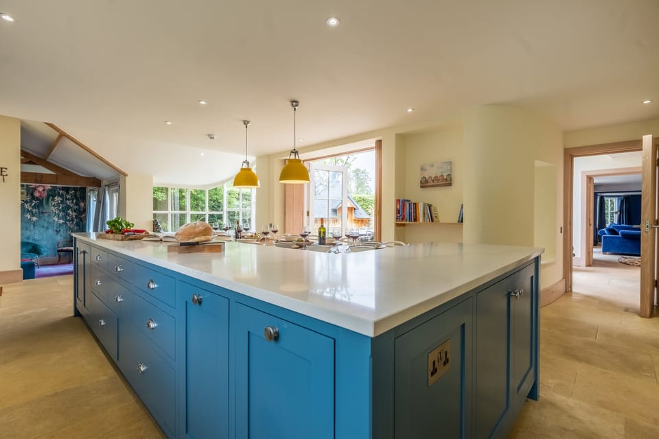 Ground floor: Well-equipped kitchen