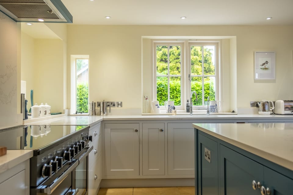 Ground floor: Well-equipped kitchen