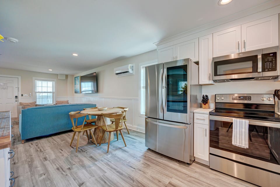 Kitchen/ Dining