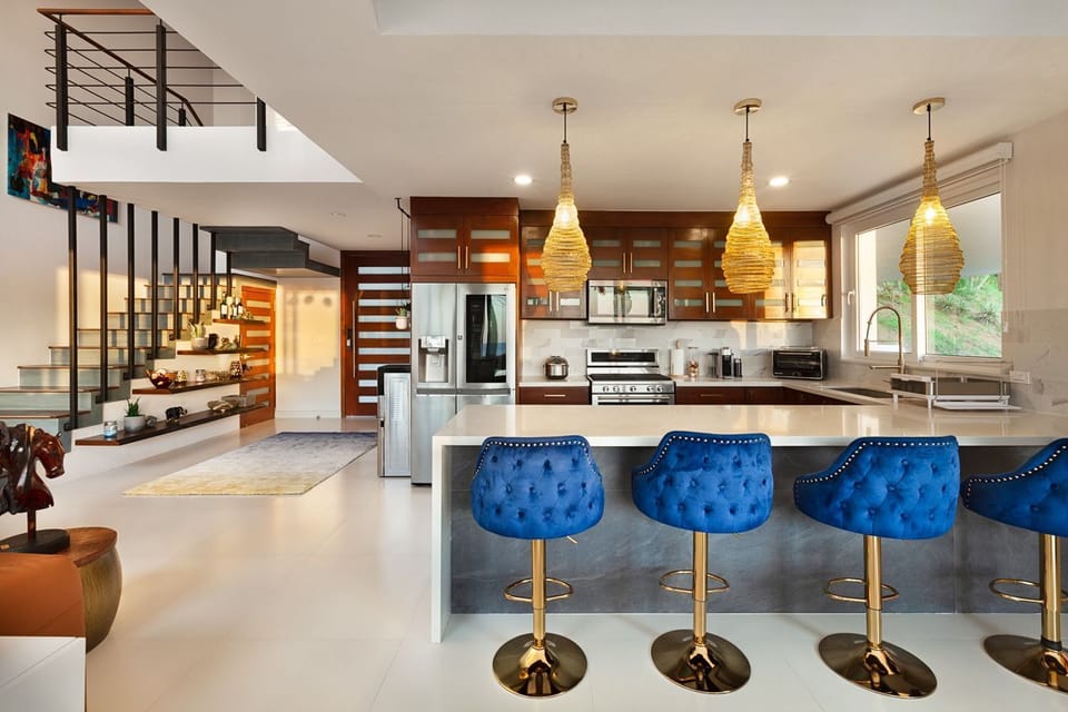Luxury House | Private kitchen | Full-size fridge, microwave, oven, dishwasher