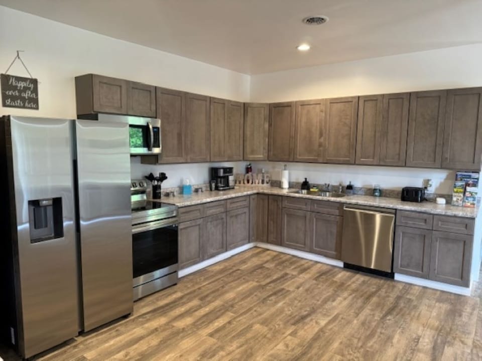 Brand new kitchen with all appliances ready for you to use.