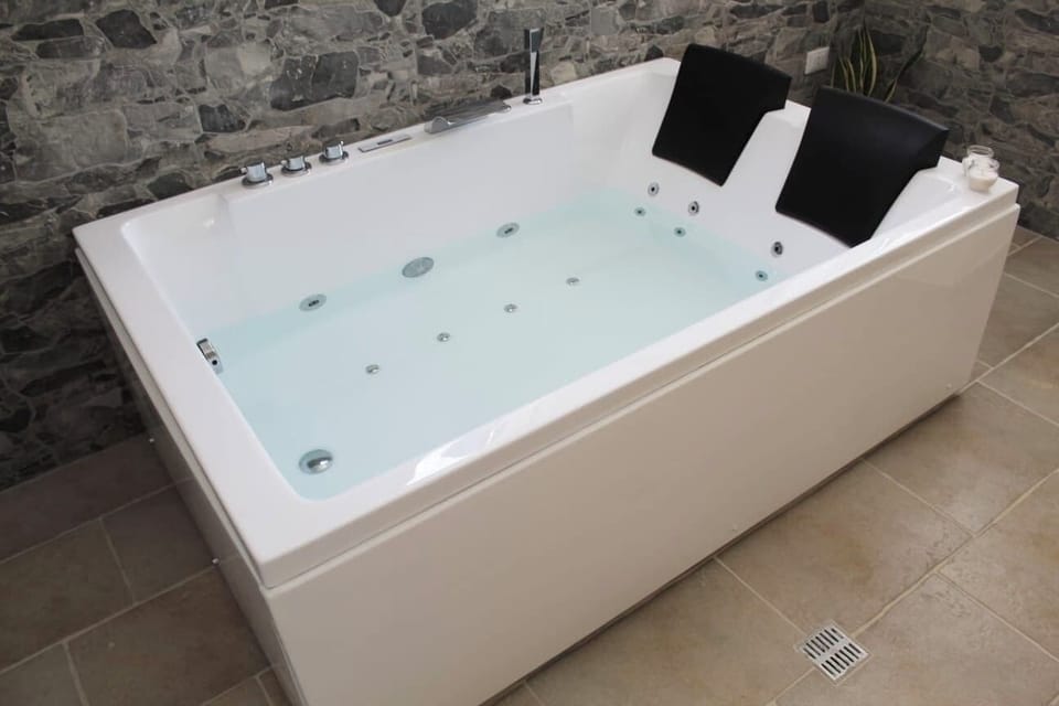 Suite, Private Bathroom | Desk, free WiFi