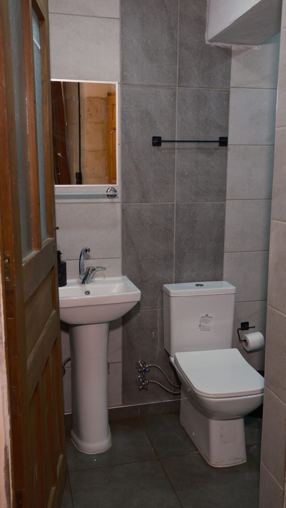 Family Room, 1 Bedroom | Bathroom | Shower, free toiletries, hair dryer, slippers