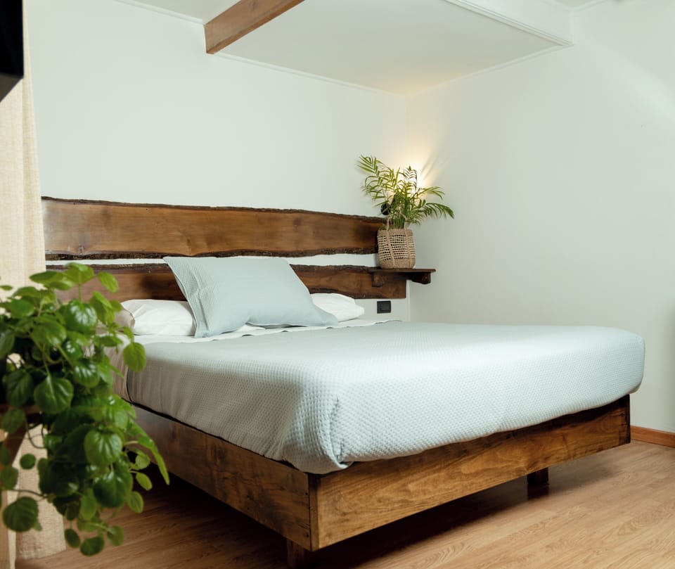 Basic Room, Private Bathroom | Free WiFi, bed sheets