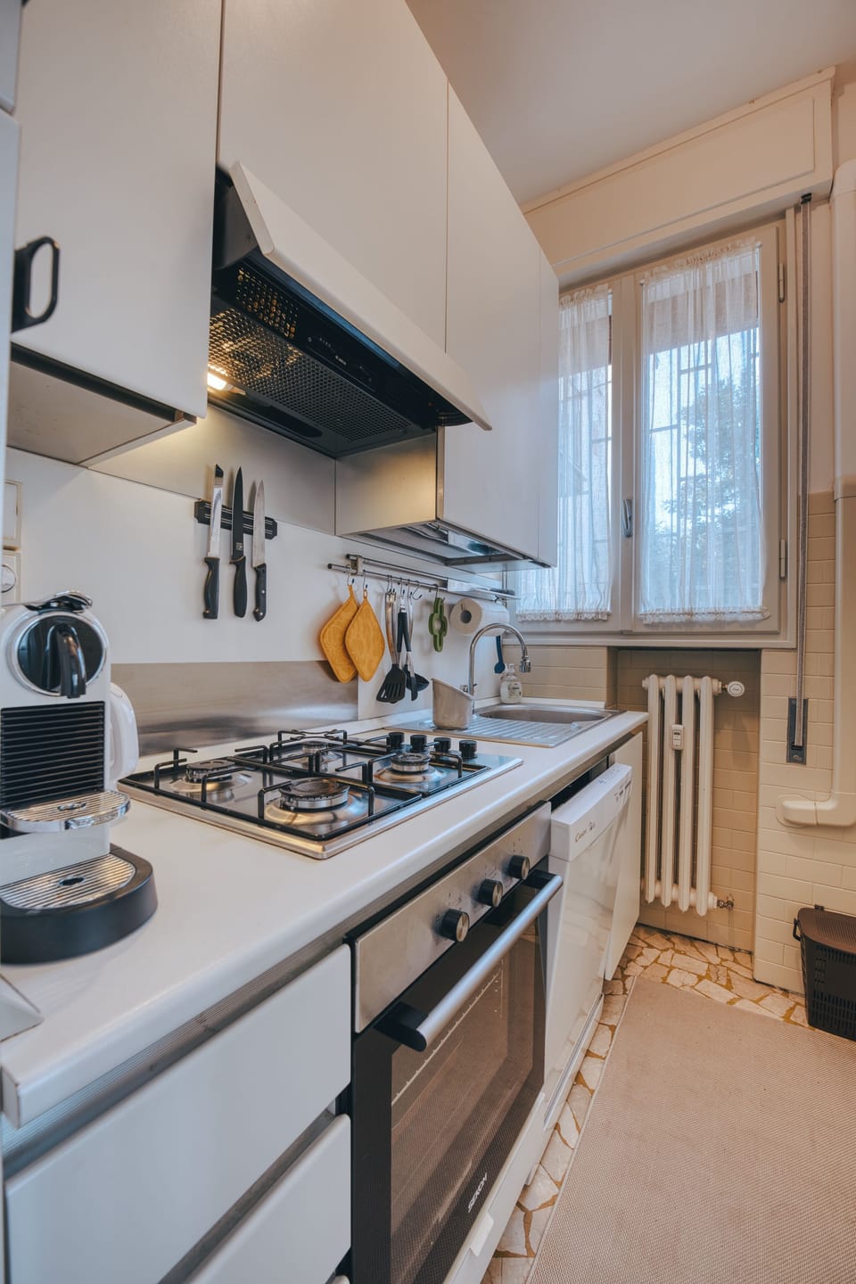 Apartment | Private kitchen | Fridge, oven, stovetop, dishwasher