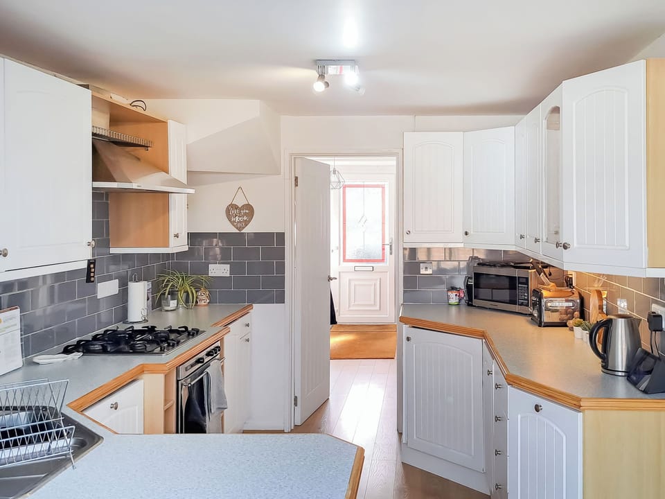 Kitchen | Cosy Cotswolds House, Cheltenham