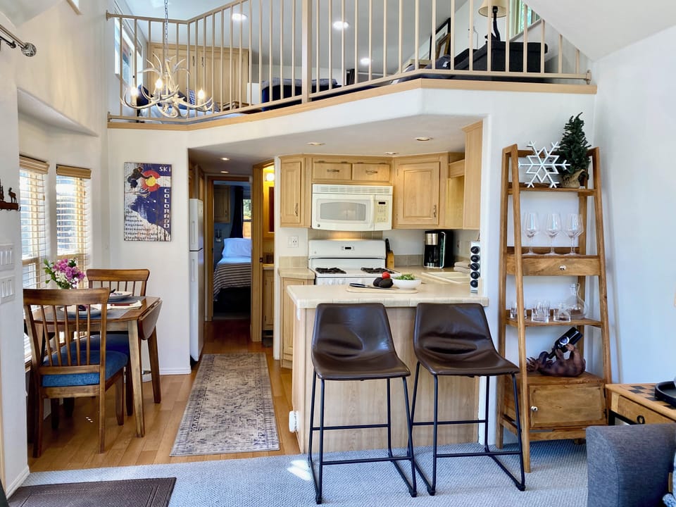 Full kitchen
