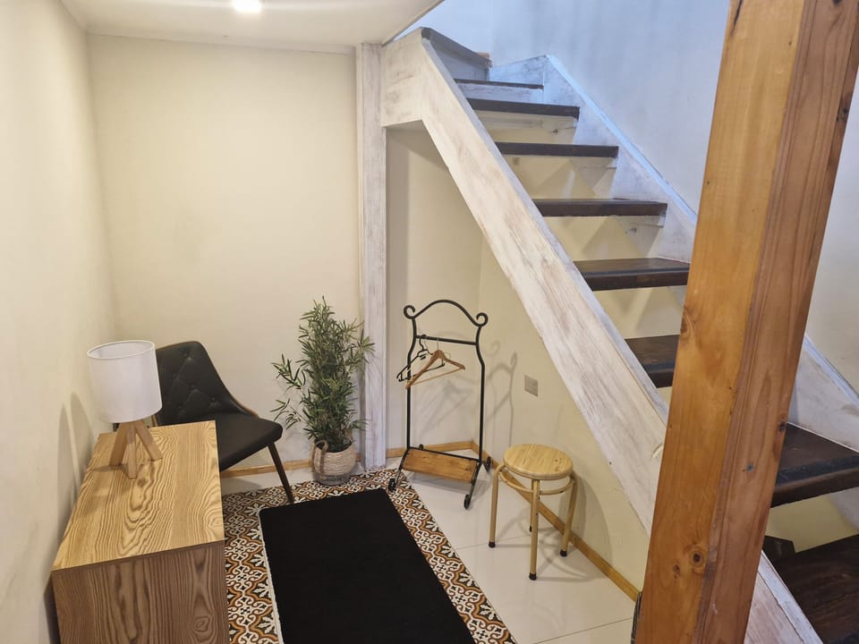 Design Double Room Single Use, 1 Queen Bed, Private Bathroom | Living area | 32-inch Smart TV with cable channels, fireplace