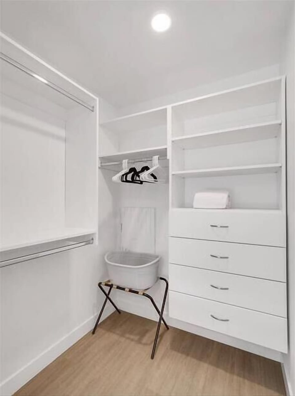 Downtown Phoenix Phoenix 1 Bedroom Bedroom 1 Closet