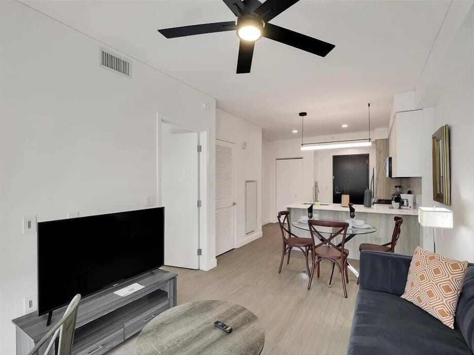 Downtown Phoenix Phoenix 1 Bedroom Living Room