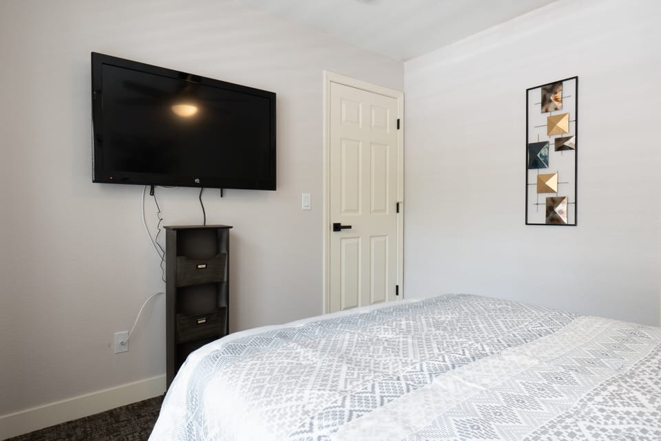 Bedroom 2~ HDTV