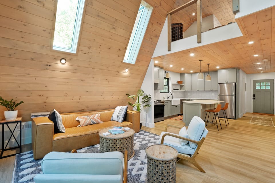 Living Room / Lounge