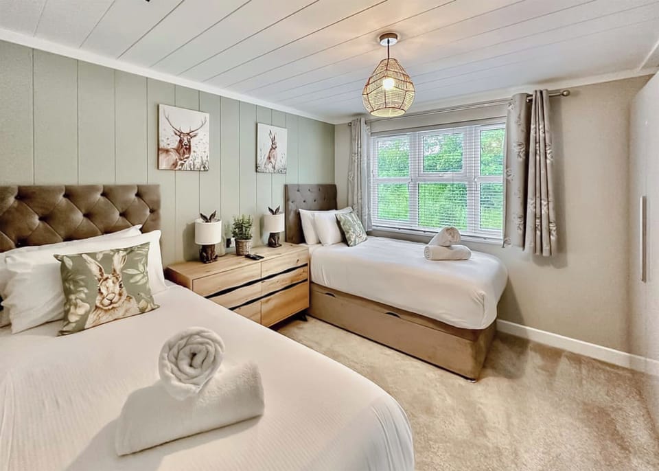 Bedroom, Bed, House