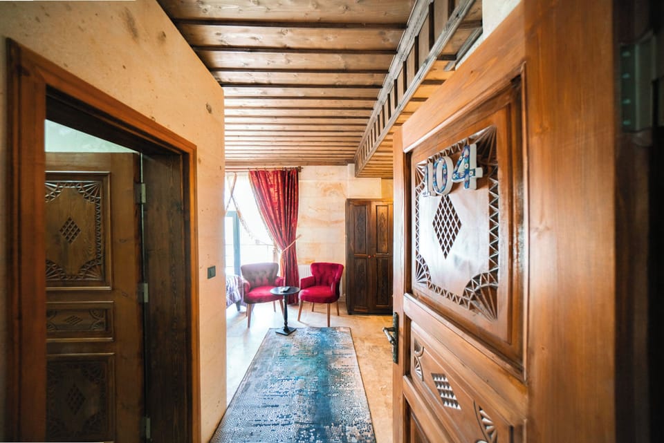Standard Room | Premium bedding, minibar, individually decorated, blackout drapes