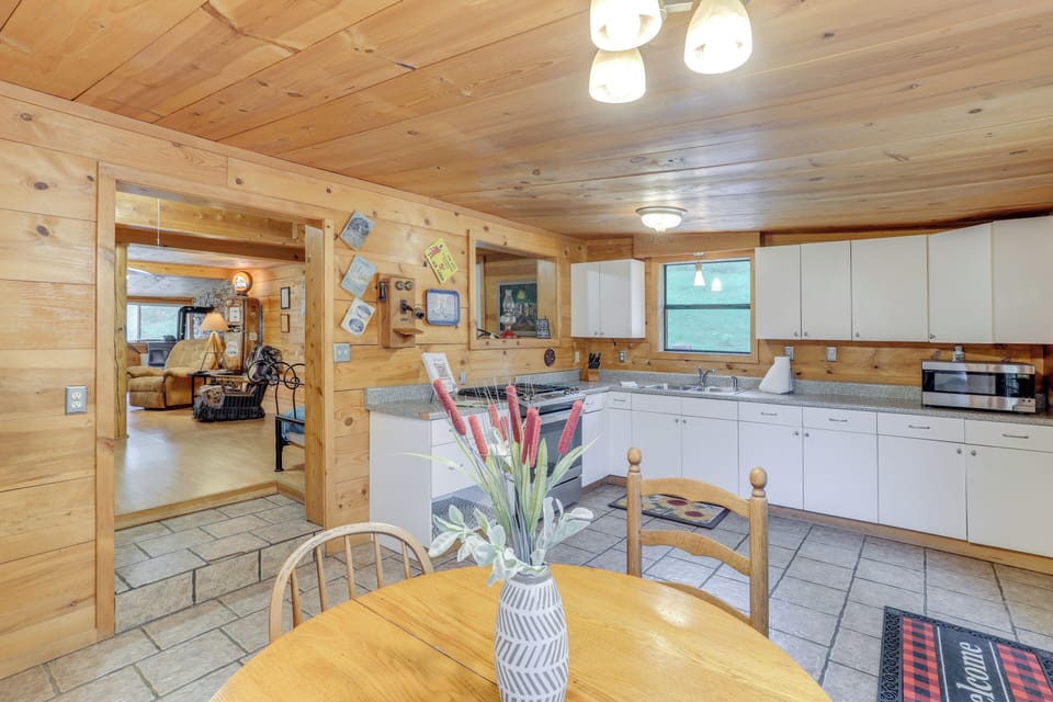 House (2 Bedrooms) | Interior