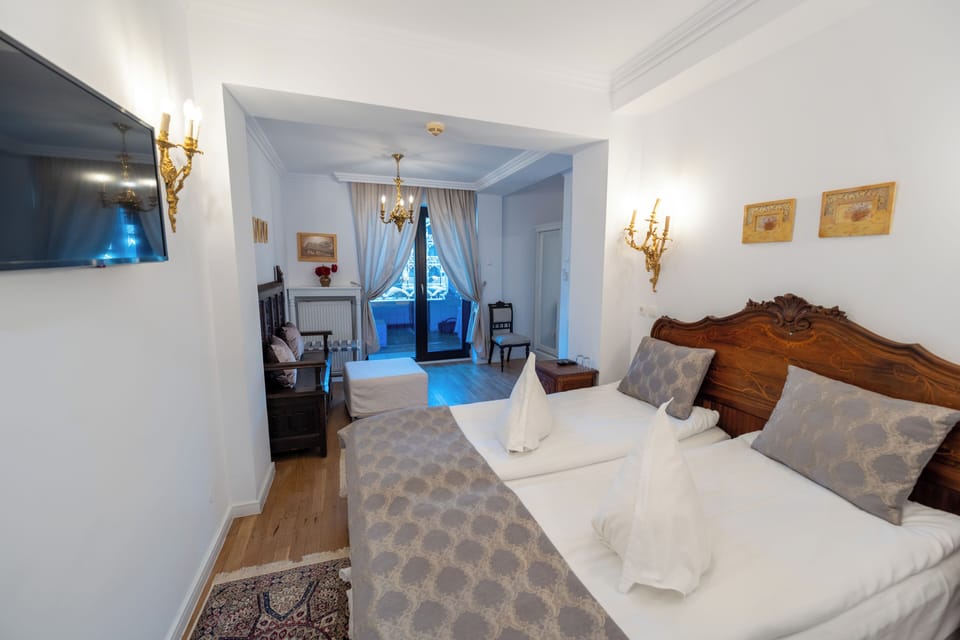 Traditional Double or Twin Room, Balcony, Mountain View | Individually decorated, individually furnished, free WiFi