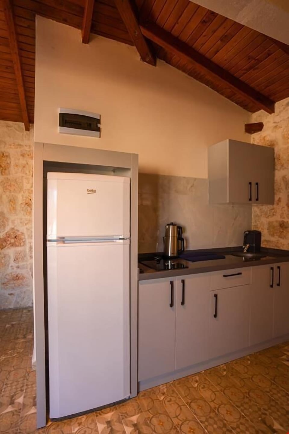 Basic Suite, Garden View | 1 bedroom, hypo-allergenic bedding, individually decorated