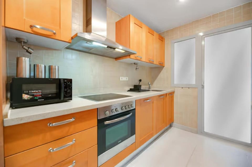 Apartment | Private kitchen | Fridge, microwave, oven, stovetop