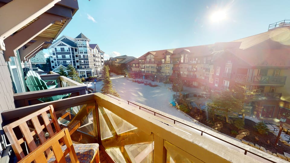 City, Neighborhood, Handrail, Urban, Balcony