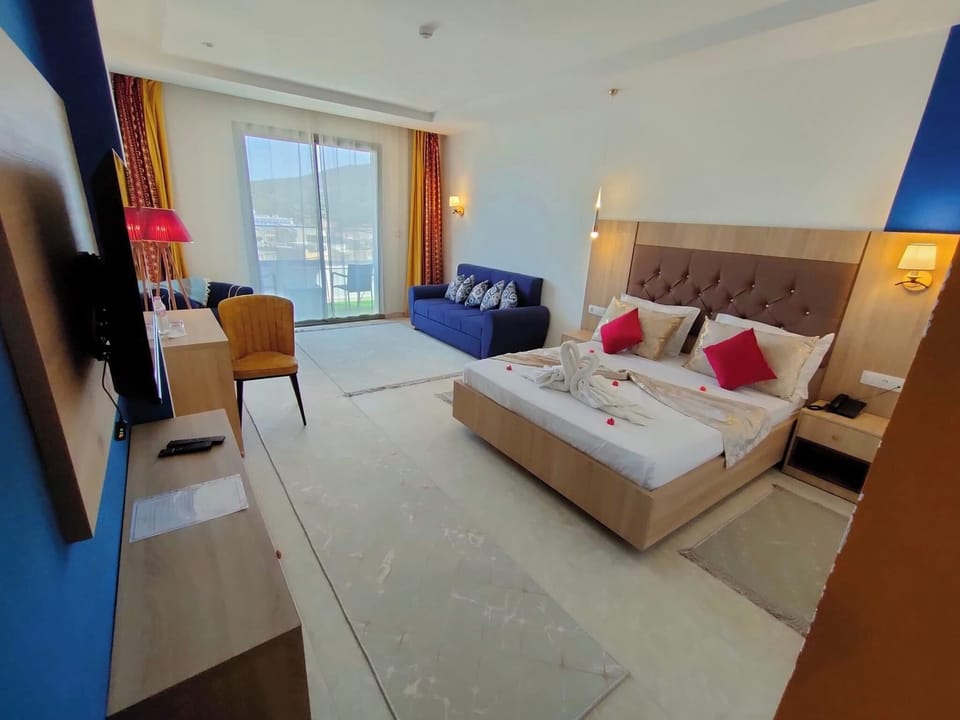 In-room safe, WiFi (free)