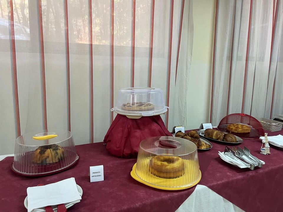 Daily buffet breakfast for a fee