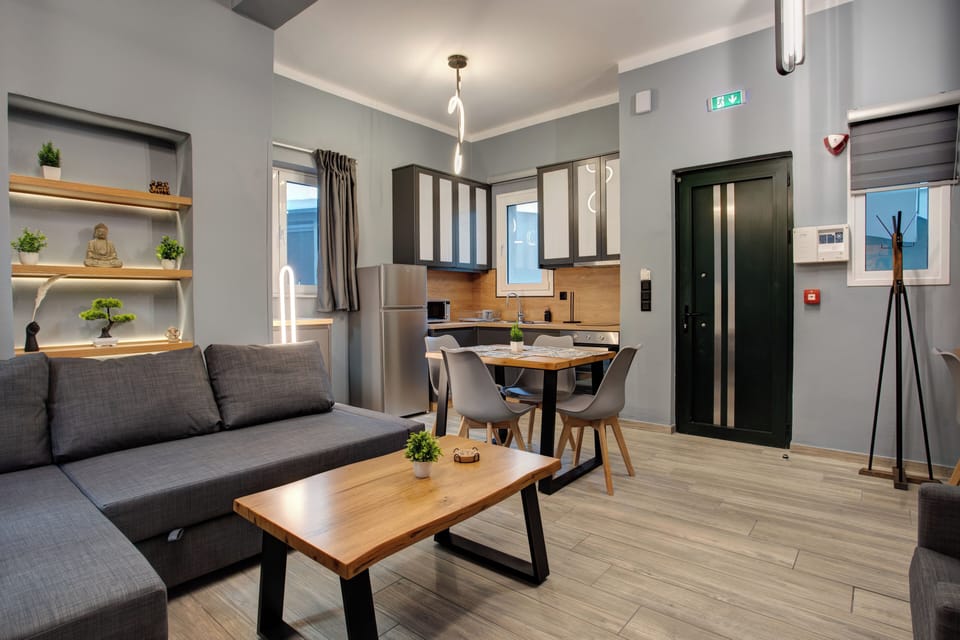 Superior Apartment 2 | In-room safe, blackout drapes, soundproofing, iron/ironing board