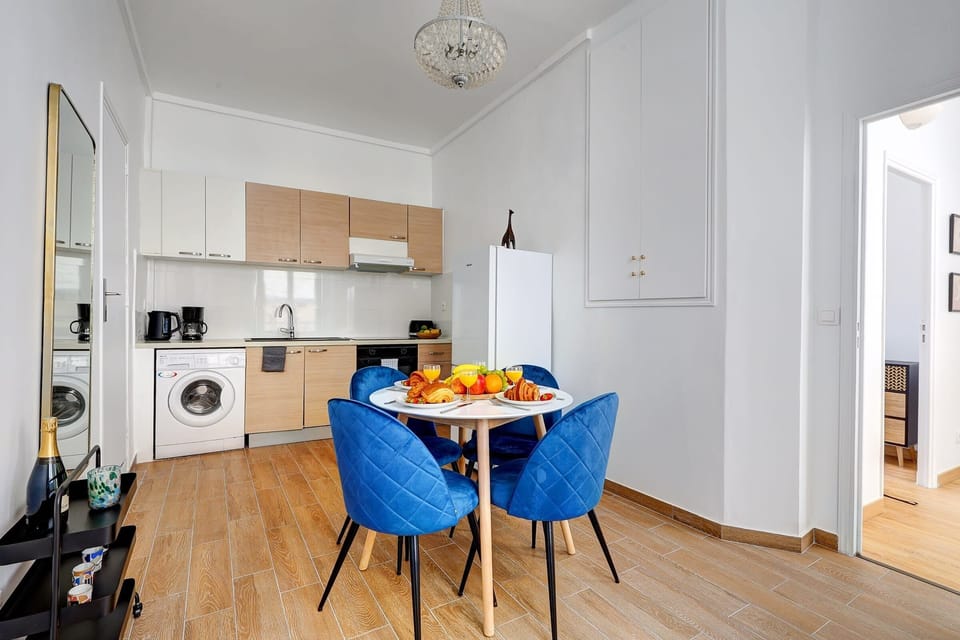 The kitchen and dining area