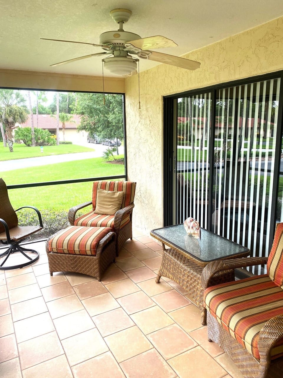 SPACIOUS LANAI