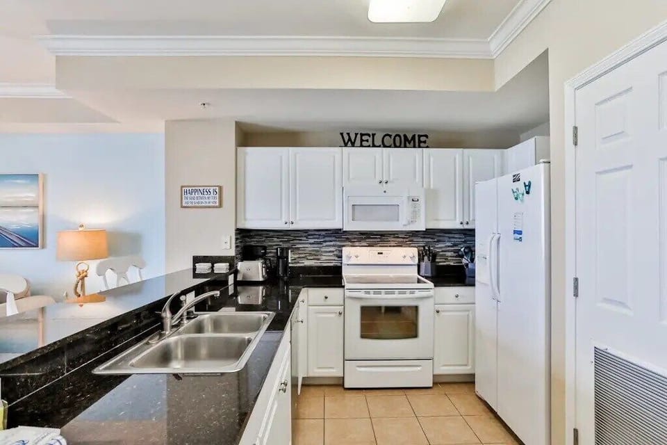Full kitchen