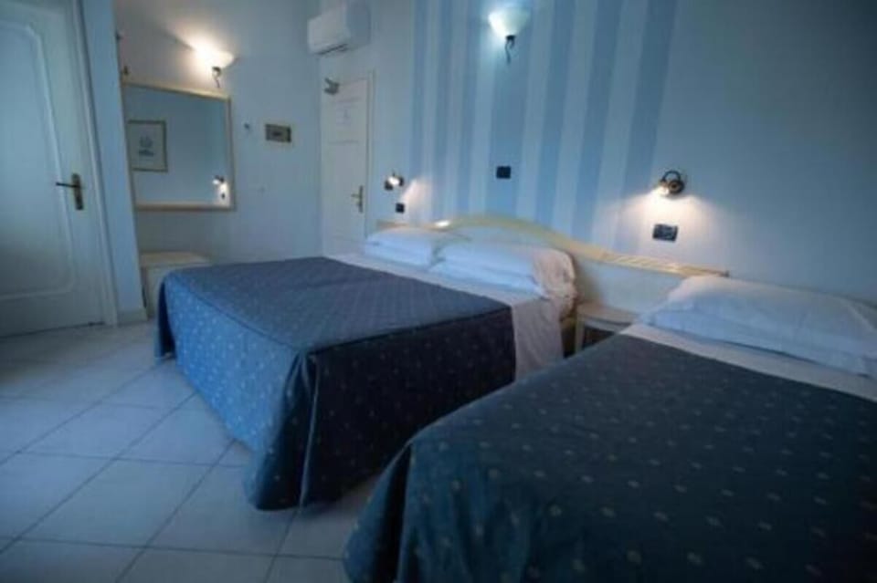 Room, 1 Bedroom, Smoking, Balcony | 1 bedroom