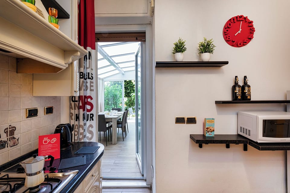 Apartment | Private kitchen | Fridge, oven, stovetop, coffee/tea maker