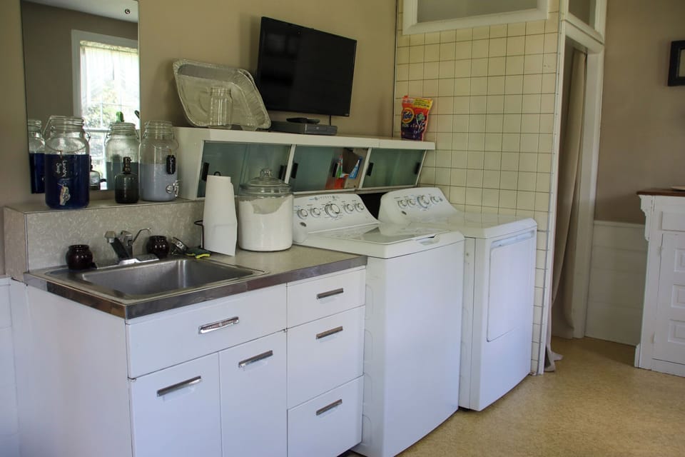 Laundry/Back Kitchen Room