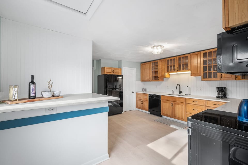 UPPER LEVEL KITCHEN