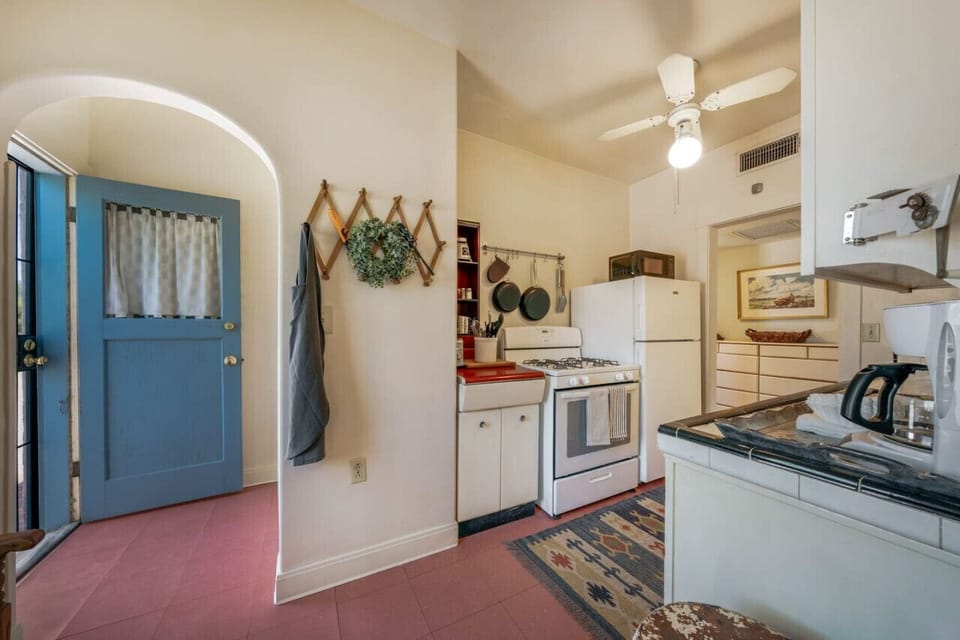 Well-equipped kitchen, fully stocked and ready for your stay (no dishwasher)