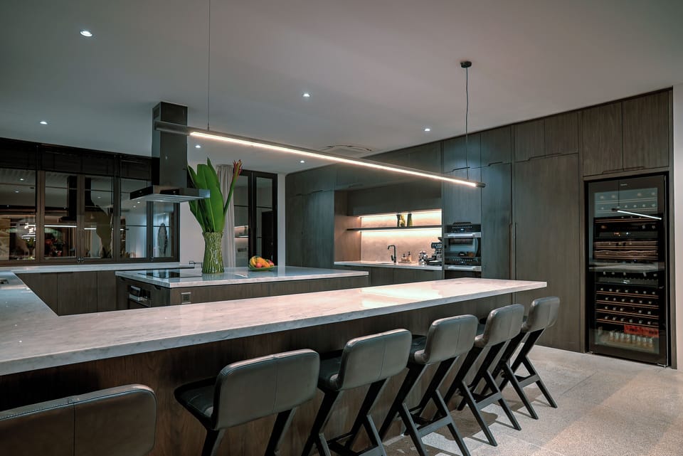 Luxury Villa | Private kitchen | Dining tables